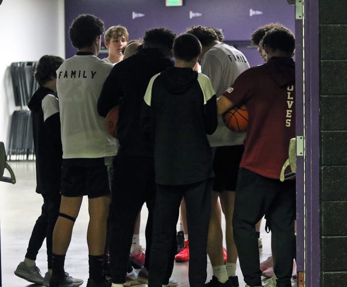 a Tualatin Barlow 6A Oregon boys basketball quarterfinal 2024 Dan Brood 1